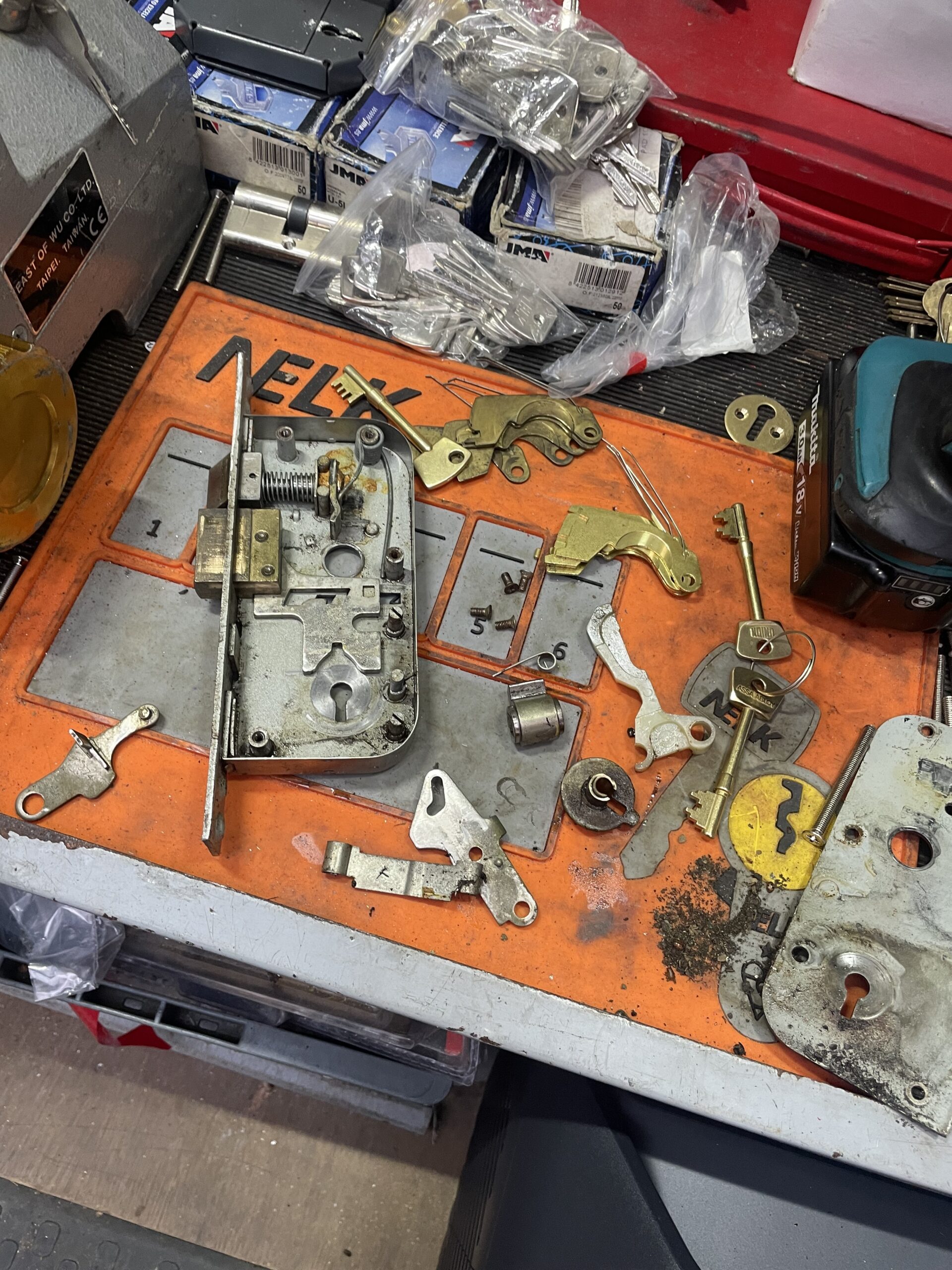 Lock service Epping